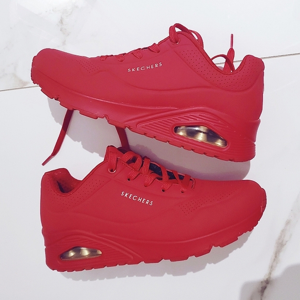 SKETCHERS 2019 EDITION UNOSTAND ON AIR SNEAKERS In SOFT RED